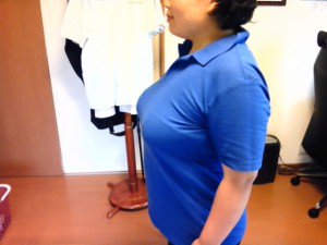トップバストの位置が高くなっている